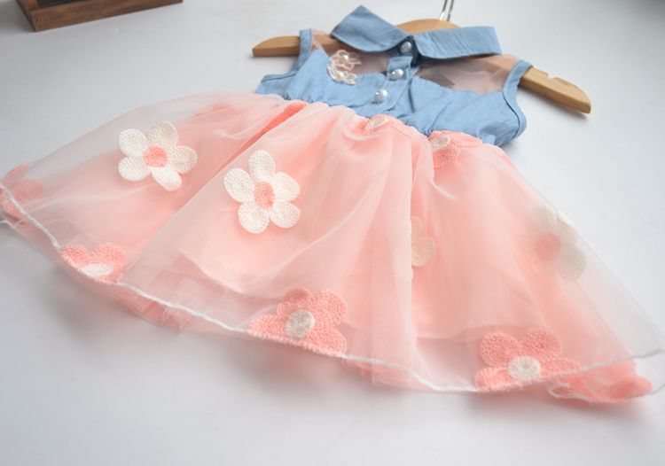 Summer girls wear denim skirt dress dress baby baby princess dress on behalf of a children.